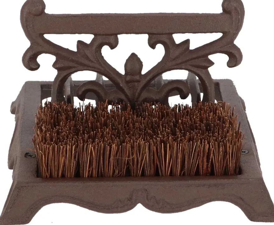 Brosse à chaussures avec grattoir en fonte