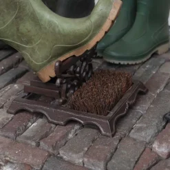 Brosse à chaussures avec grattoir en fonte