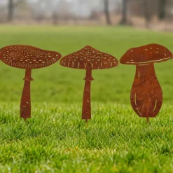Champignon en métal rouillé sur pic (Champignon parasol)