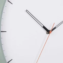 Horloge murale en métal Calm (Jade grisée)
