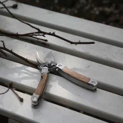 Multi-outils en acier inoxydable et bois de frêne