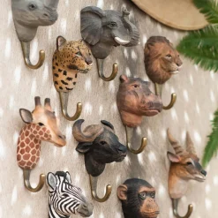 Patère animal en bois sculpté à la main et métal (Girafe)