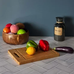Planche à découper avec empiècement de découpe
