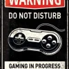Plaque décorative en métal en relief 30 x 20 cm (Gaming in progress)