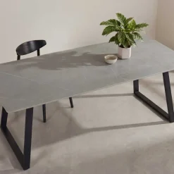 Table de repas 200 x 90 cm en pierre frittée Estelle (Gris foncé)