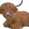 Vache highland assise en résine 22 cm